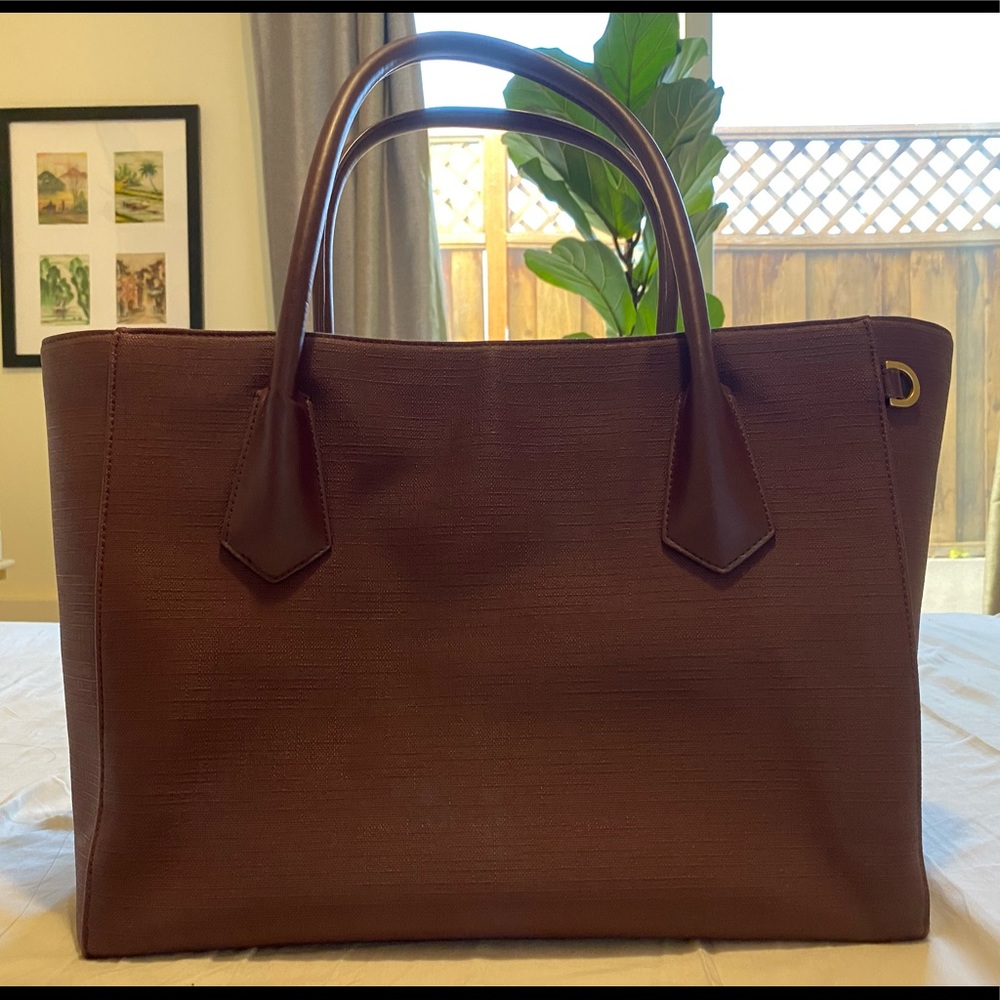 Dagne Dover Signature Tote Bag (size Legend)